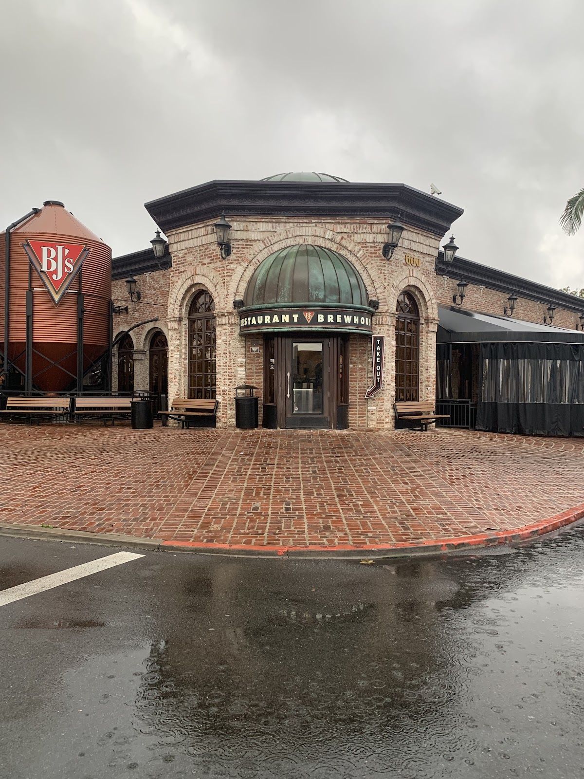 BJ's Restaurant & Brewhouse photo 3