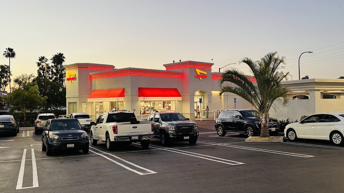 In-N-Out Burger photo 2