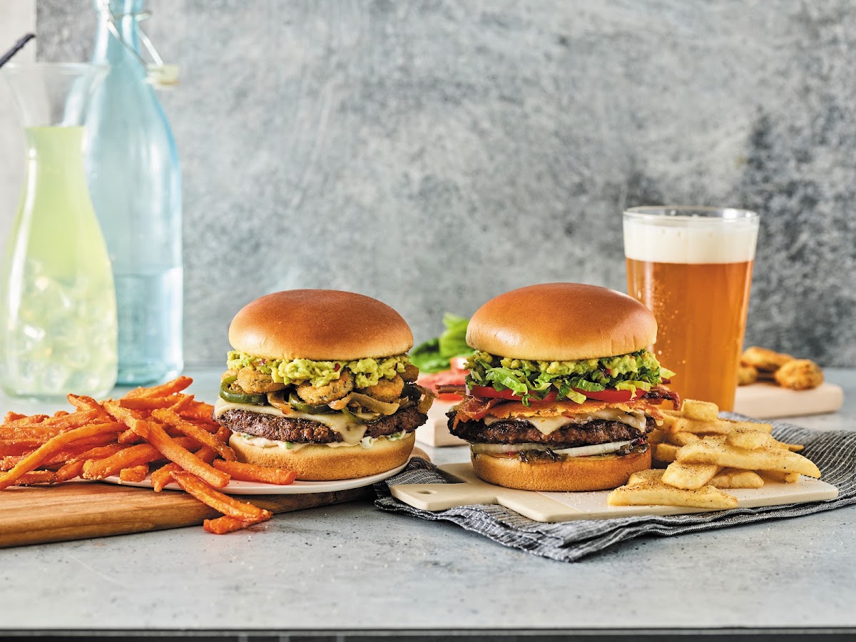 Red Robin Gourmet Burgers and Brews photo 4