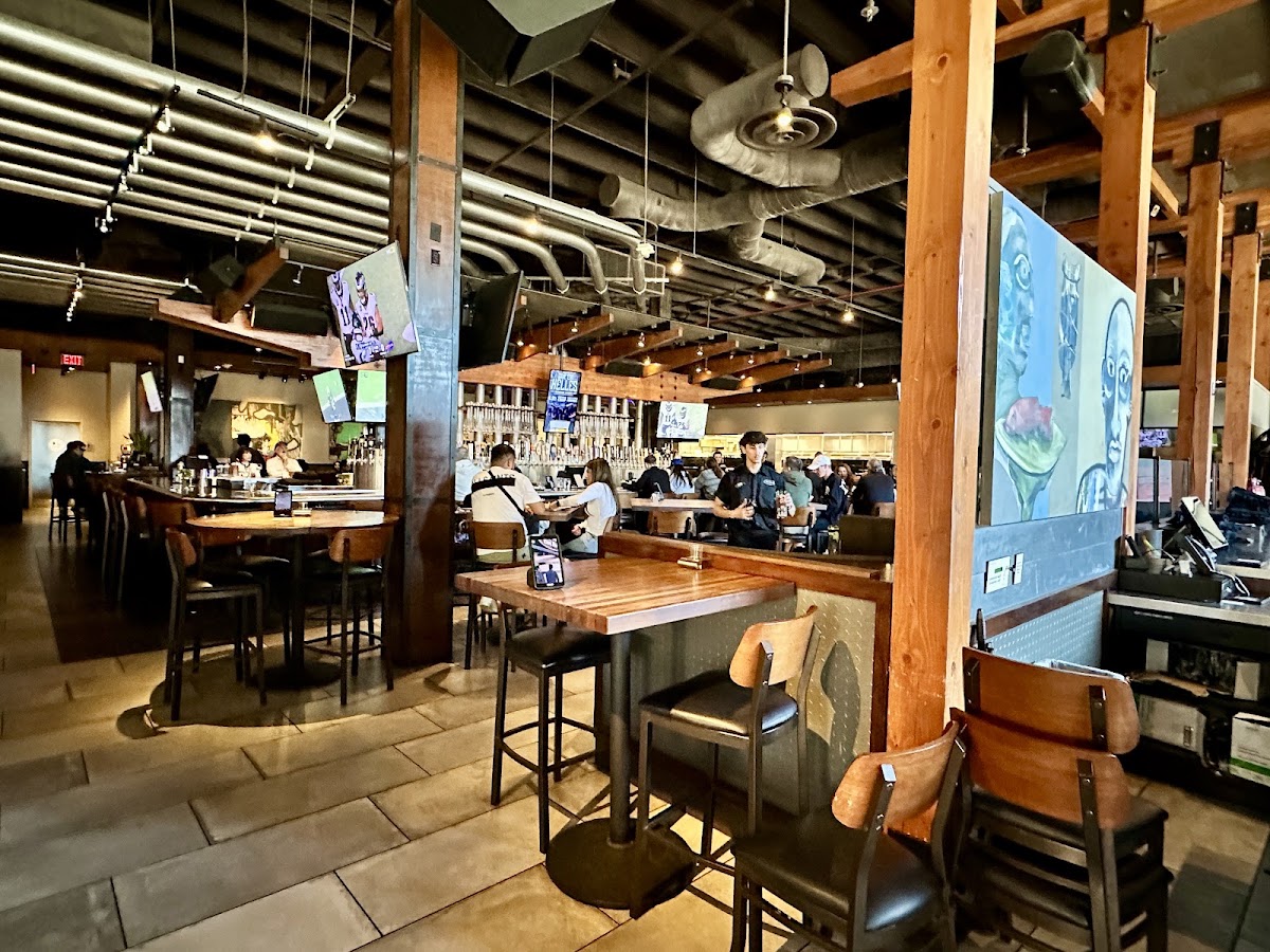 Yard House photo 3